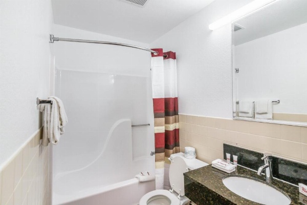 Red Roof Inn Palmdale - Lancaster image 16